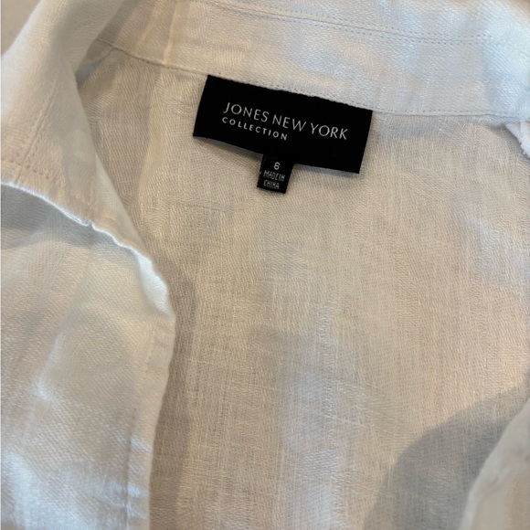 Jones New York White Button-Up Top - Picture 3 of 6